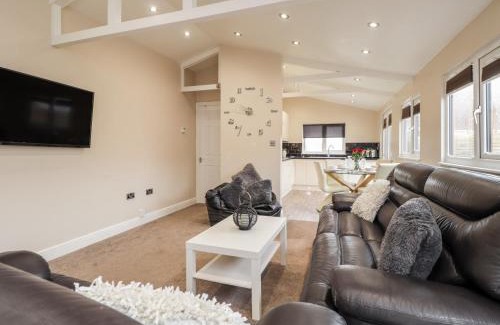 Icklesham House | Discover Sparrows Den Lodge: A 4-Star Guest Favorite