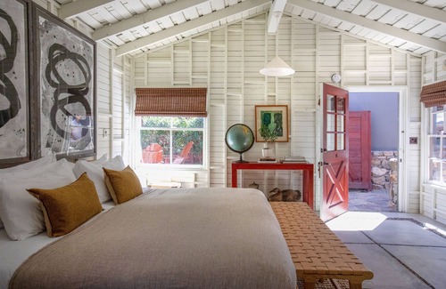 Twin Palms Hotel | Relax at Sparrows Lodge: Pool, Spa & Top Guest Rating