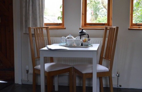Hay-on-Wye Cottage | Cozy Sparrows Nest Cottage with Kitchen & Pet-Friendly Stay