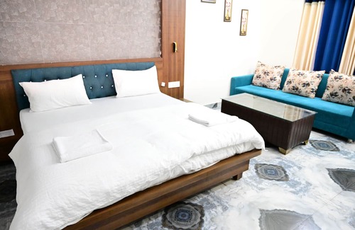 Jaipur Hotel | Relax at Sparsh Canopy Resort with Pool and Family Dining