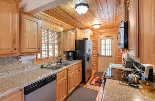 Sparta Cabin | Cozy Sparta Cabin with Game Room, Hot Tub & Pet-Friendly