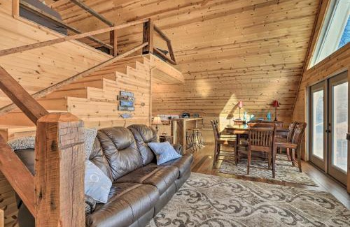 Milledgeville House | Experience Sparta Lake Home with Deck & Pool Access