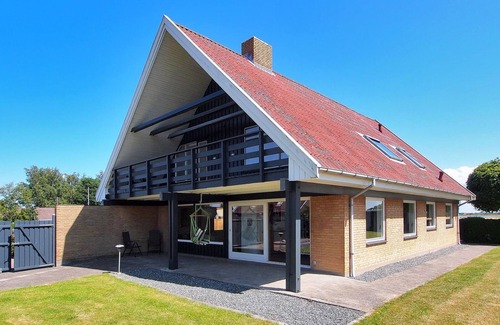 Nakskov House | Relaxing Oceanfront Retreat at "Spase" Near the Inlet