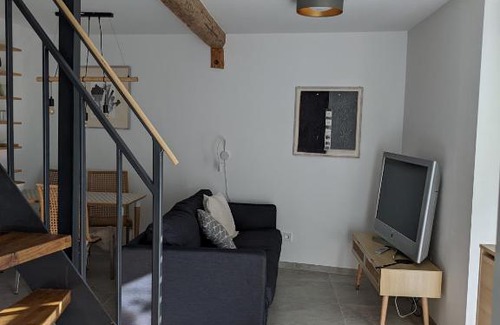Sugenheim Apartment | Discover Spatzennest und Rabennest: Oceanfront Retreat