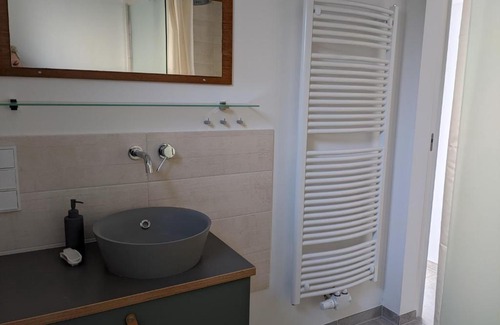 Sugenheim Apartment | Discover Spatzennest und Rabennest: Oceanfront Retreat