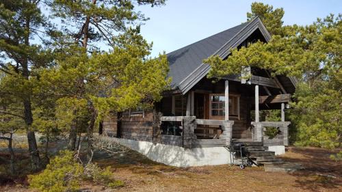 Vuosnainen Resort | Beachfront Bliss at Spauna - Pet Friendly & Ocean View
