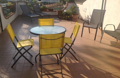 Mondello Apartment | Cozy Oceanfront Apartment Steps from the Beach