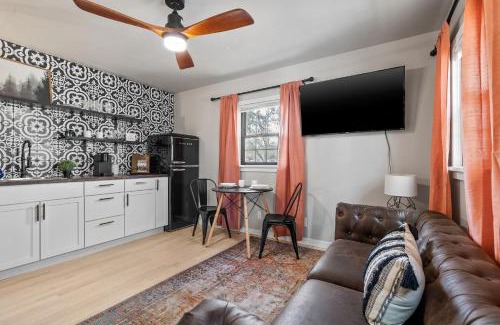 Spearfish House | Cozy Spearfish Cottages: Pet-Friendly with Hot Tub Access