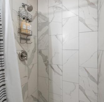 Spearfish House | Cozy Spearfish Cottages: Pet-Friendly with Hot Tub Access