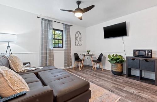 Spearfish Cottage | Pet-Friendly Spearfish Cottages with Spa & Hot Tub - Rated 9.8