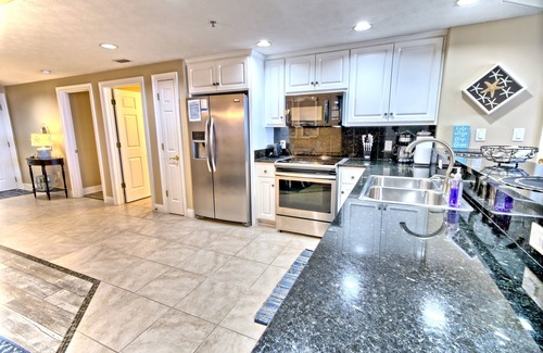 Lower Grand Lagoon Condo | Gulf-Front Paradise: 2BR Condo with Ocean Views & Spa