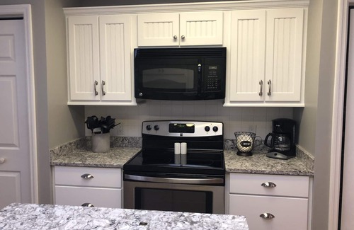 Heritage Woods House | Oceanfront Retreat: 6-Night Stay with Pool & Breakfast