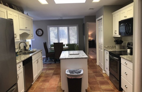 Heritage Woods House | Oceanfront Retreat: 6-Night Stay with Pool & Breakfast