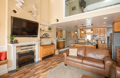 Cayucos Condo | Midweek Retreat: Remodeled Beachfront Condo with Ocean View