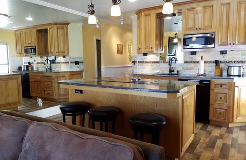 Cayucos Condo | Midweek Retreat: Remodeled Beachfront Condo with Ocean View