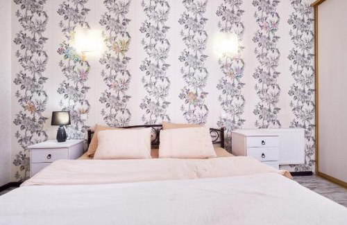Petrovskoye Apartment | Prime Flat in the Heart of the City - Guest Rated 9.8