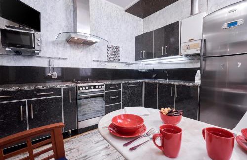 Petrovskoye Apartment | Prime Flat in the Heart of the City - Guest Rated 9.8