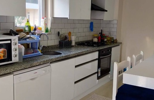 Muratpasa Apartment | Family-Friendly Retreat with Pool & Kitchen Amenities