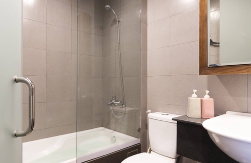 Da Kao Apartment | New Apartment Near Tan Dinh Church with Breakfast Options