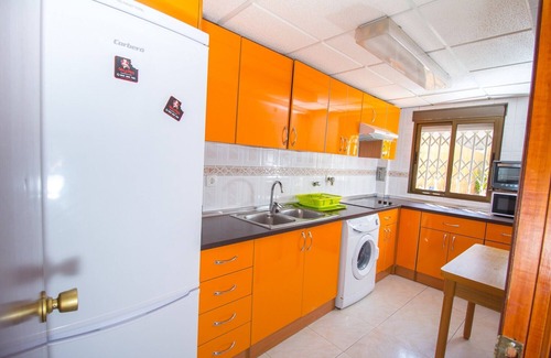 L'Albufereta Ski Chalet | Exclusive House with Garden Near Beach & Alicante City