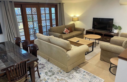 Lake Albert House | Special offer* “Lake Escape – Lakefront Luxury for All