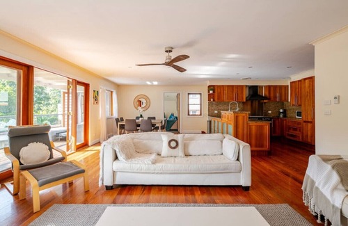 Kew House | Exclusive Panoramic Tree View Hotel in Melbourne City