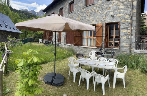 Piedrafita de Jaca Cottage | Unforgettable Retreat at Rincón de Bachatos - Top Rated Stay