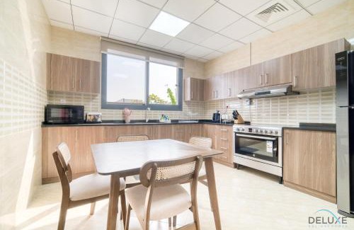 Al-Fujairah Apartment | Exquisite 4BR Villa with Pool at Al Dana Island Fujairah