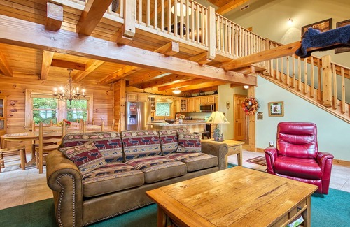 Waynesville House | Experience Dancing Bear in a Smoky Mountain Retreat