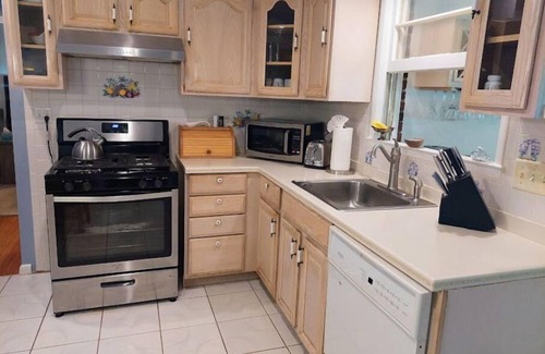 Mayo House | Unbeatable Rates at Justin Beach Cottage Retreat in Annapolis
