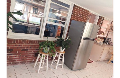 Mayo House | Unbeatable Rates at Justin Beach Cottage Retreat in Annapolis
