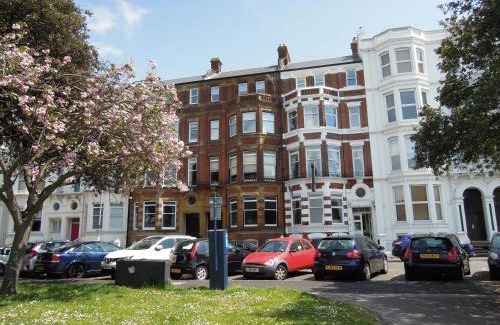 Portsmouth Apartment | Seafront Apartment with Ocean View, Rated 9.7 by Guests