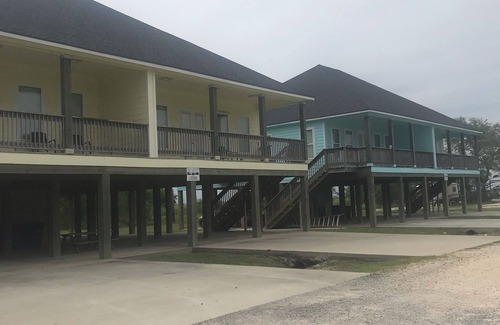 Hackberry House | Discover Waterviews at Our Luxury Camps - Guest Rated 9.8