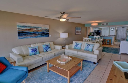 South Padre Island Condo | Oceanfront Retreat: Guest Rated 10/10 with Extra Amenities