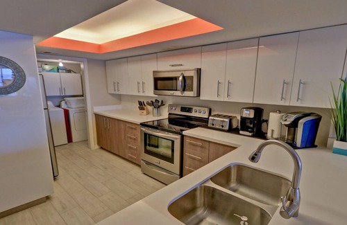 South Padre Island Condo | Oceanfront Condo Getaway with Pool & Spa – Rated 10/10!