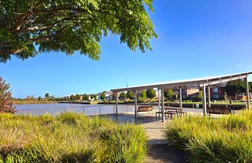 Williams Landing House | Spacious 5-Bedroom Home for Up to 15 Guests in Williams Landing