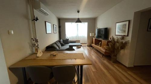 Sofia Apartment | Modern Apartment with Child-Friendly Amenities & 9.8 Rating
