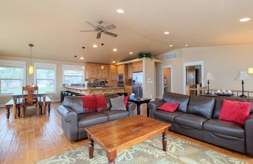 Roads End House | Stunning 180° Ocean View with Hot Tub - Top Rated 9.8/10
