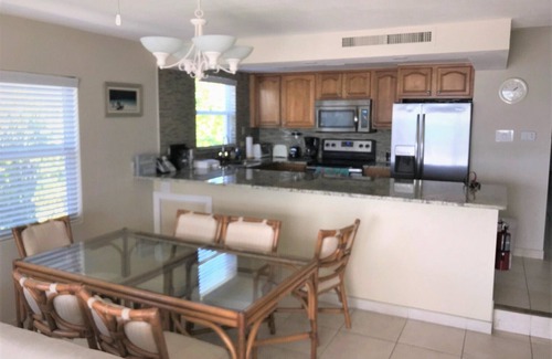 Seven Mile Beach Condo | Unforgettable Two-Bedroom Condo at Seven Mile Beach