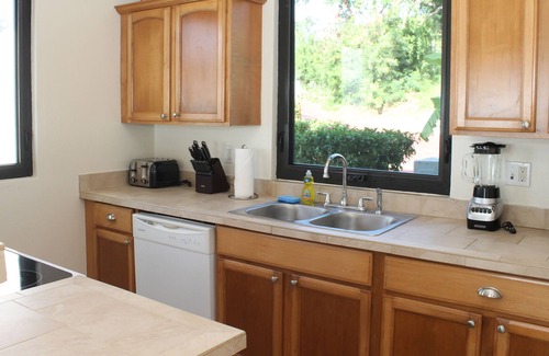 Estate Bethany House | Spectacular 2 BR/2.5 BA Townhome Villa w/Pool and Awesome Ocean Views!