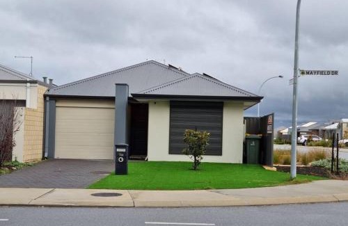 Brabham House | Impressive 3 Bedroom, 2 Bathroom Family Getaway