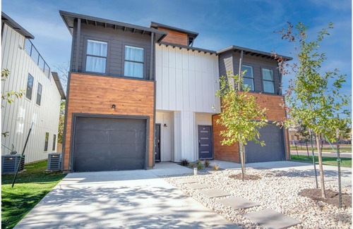 Denver Heights Apartment | Beautiful 3 BR Apartment Perfect for Downtown Getaways