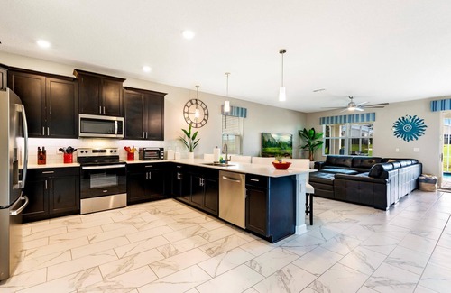 Four Corners House | Unforgettable Villa with Golf Course View & Private Pool