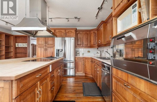 Regional District of Nanaimo House | Inviting Blue Dolphin Walk-on Waterfront with Ocean View