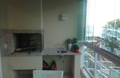 Santinho Apartment | Prime Apartment in Praia do Santinho with Pool Access
