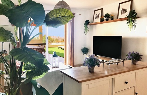 Los Geraeos Apartment | Cozy Apartment with Sea Views, Pool & Pet-Friendly Stays
