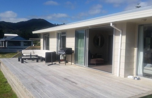 Whiritoa House | Beautiful Beachfront Retreat in Whiritoa - Rated 9.6/10