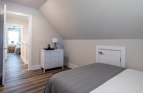 North University House | Spectacular Brand-New Triplex w/ 6BRM