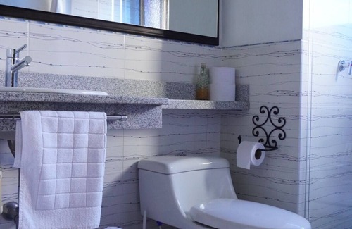 Boyaca Cottage | Idyllic Cabin Retreat in Paipa, Boyacá with Spa & Kitchen