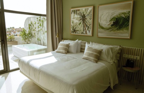 Cartagena Walled City Hotel | Spectacular views of Cartagena Clock Tower, terrace, jacuzzi, WiFi, AC